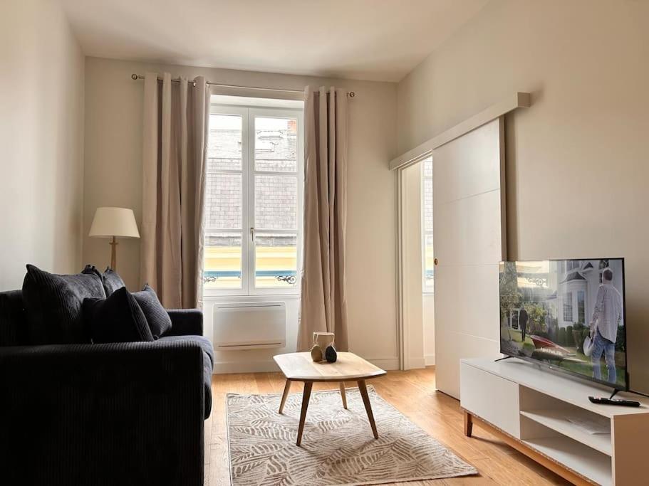 Beautiful, Modern 1-Bed Apartment, 5 Mins Rer A Saint-Germain-en-Laye Exterior foto