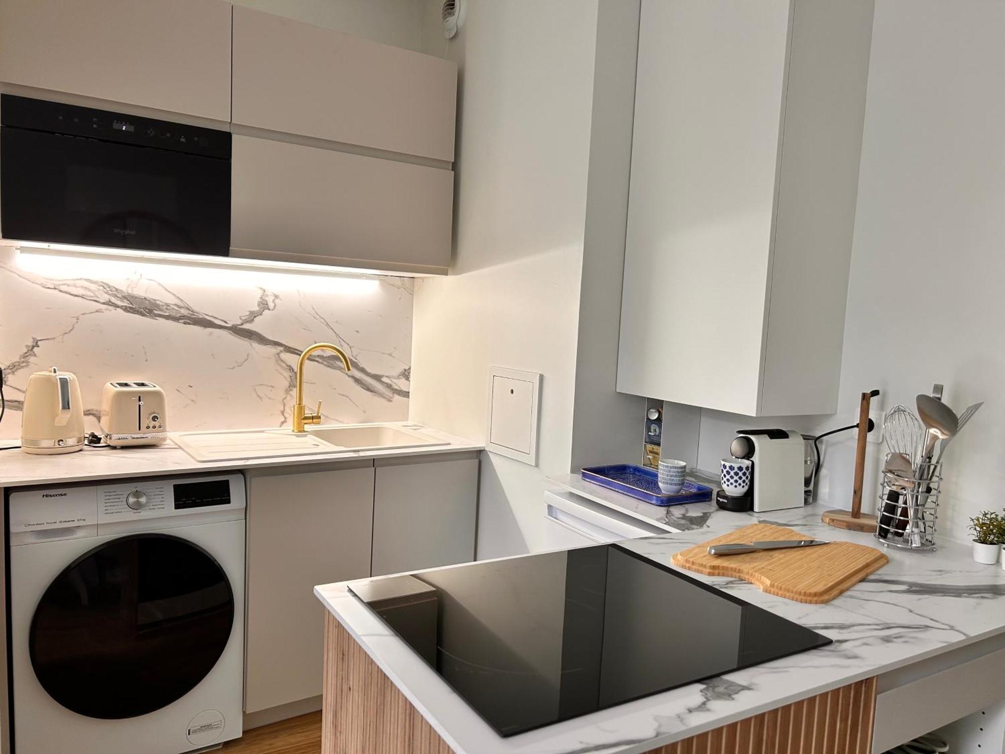 Beautiful, Modern 1-Bed Apartment, 5 Mins Rer A Saint-Germain-en-Laye Exterior foto