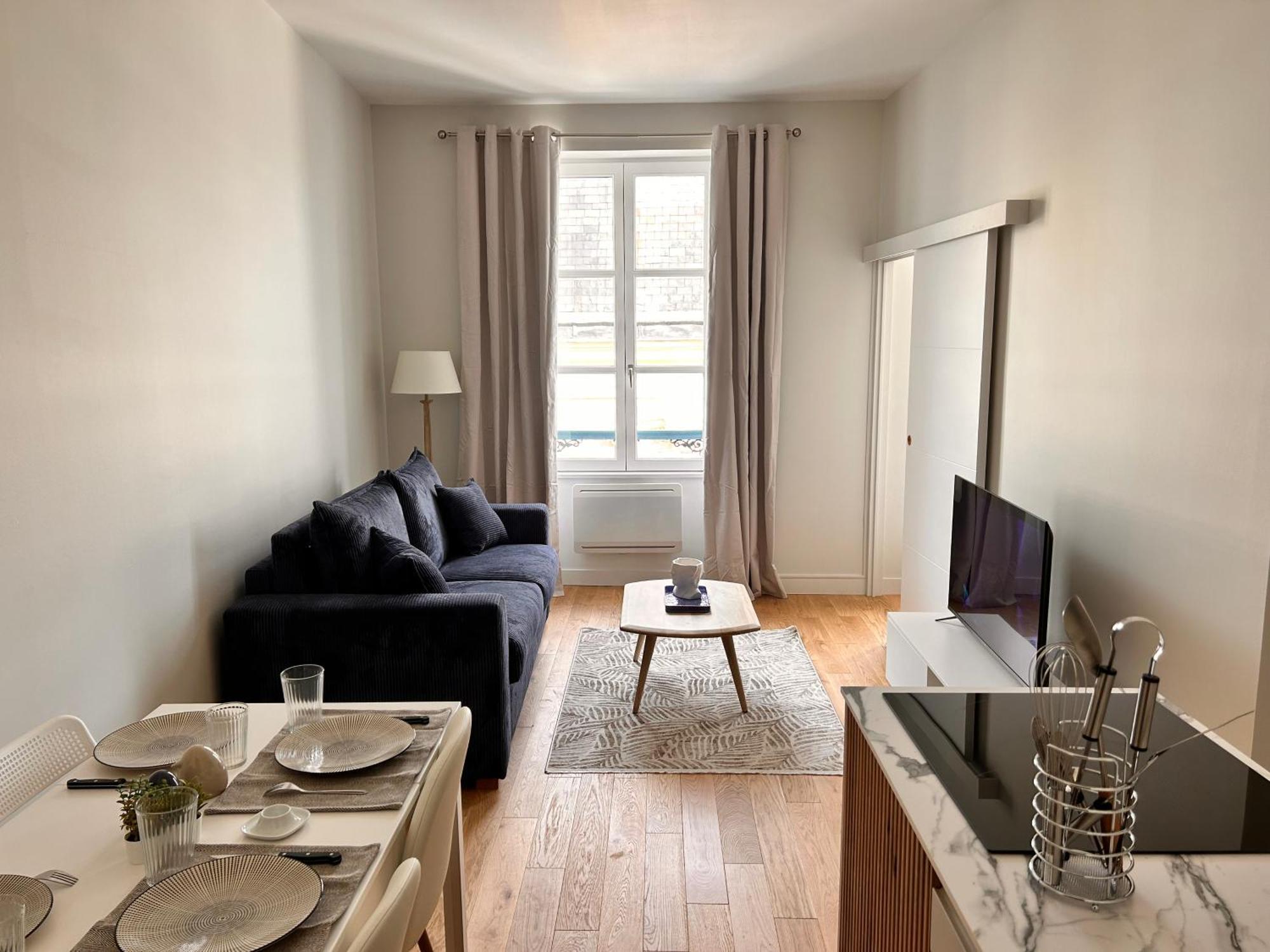 Beautiful, Modern 1-Bed Apartment, 5 Mins Rer A Saint-Germain-en-Laye Exterior foto