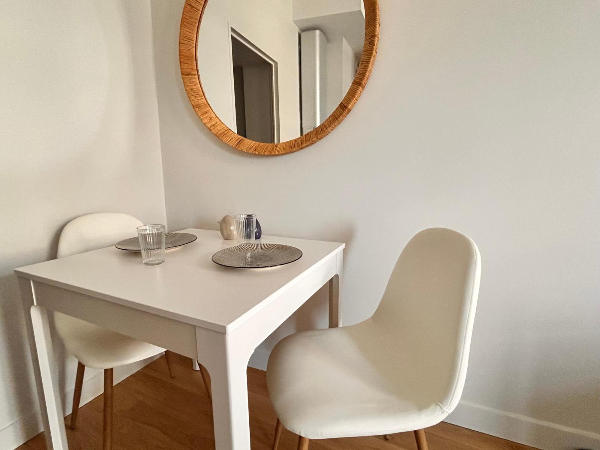 Beautiful, Modern 1-Bed Apartment, 5 Mins Rer A Saint-Germain-en-Laye Exterior foto