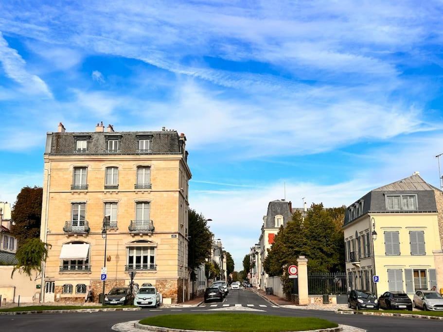 Beautiful, Modern 1-Bed Apartment, 5 Mins Rer A Saint-Germain-en-Laye Exterior foto